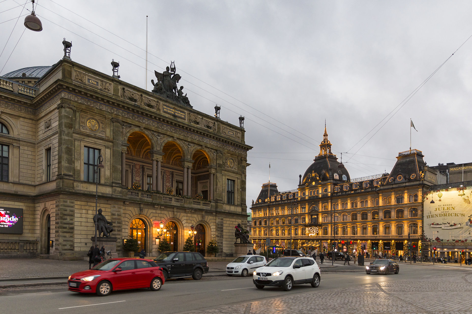 Det Kongelige Teater set på Kongens Nytorv. 