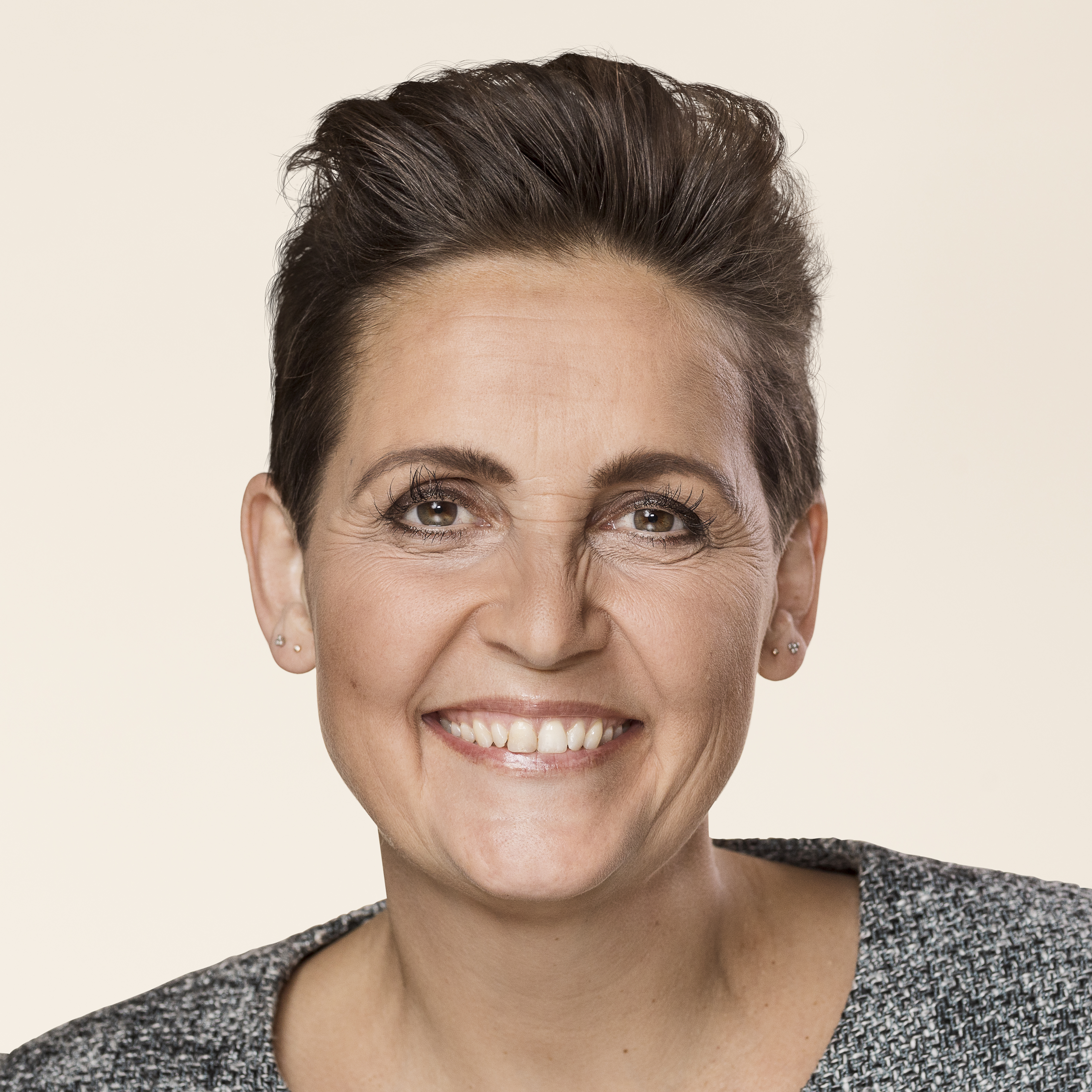 Portræt af minister Pia Olsen Dyhr
