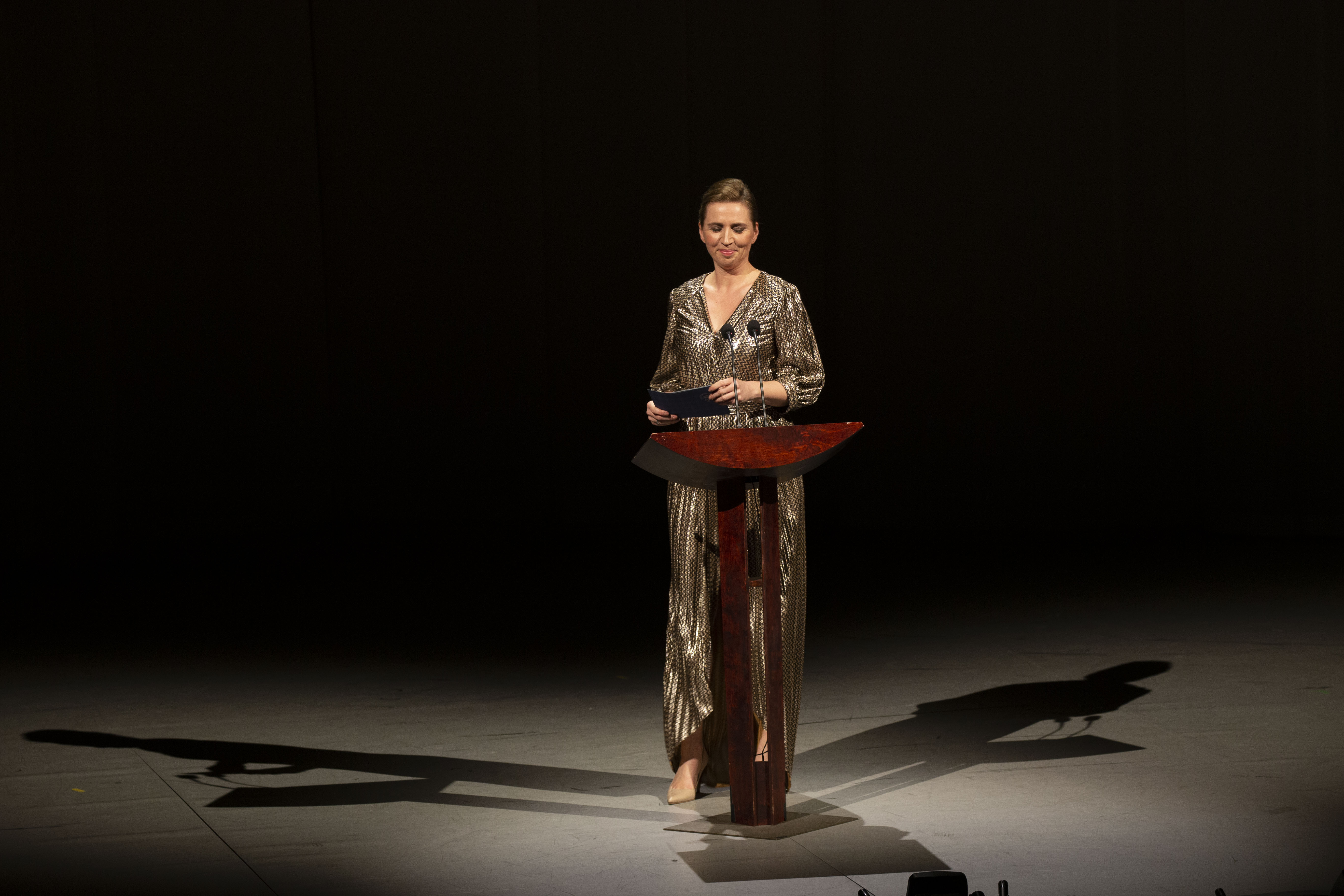 Statsminister Mette Frederiksen til gallaforestilling i Det Kongelige teater i anledning af genforeningen