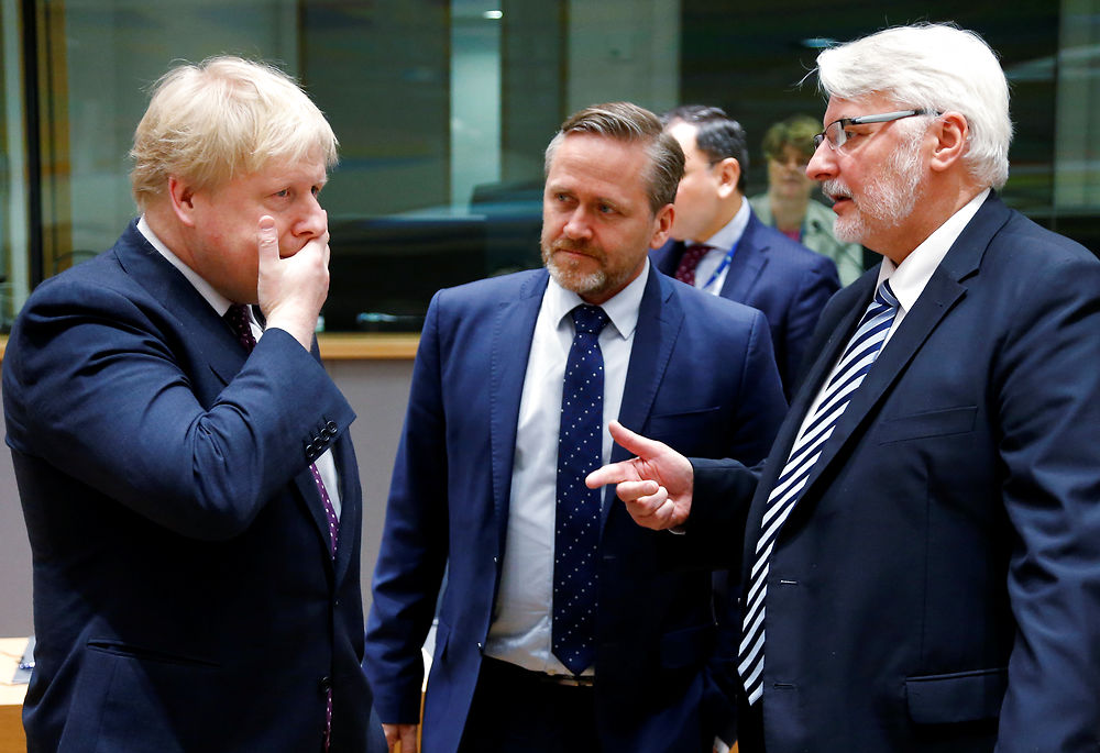 Februar 2017. Udenrigsminister Anders Samuelsen diskuterer med den britiske udenrigsminister Boris Johnson og Polens udenrigsminister Witold Waszczykowski på EU-møde i Bruxelles 6. februar 2017. 