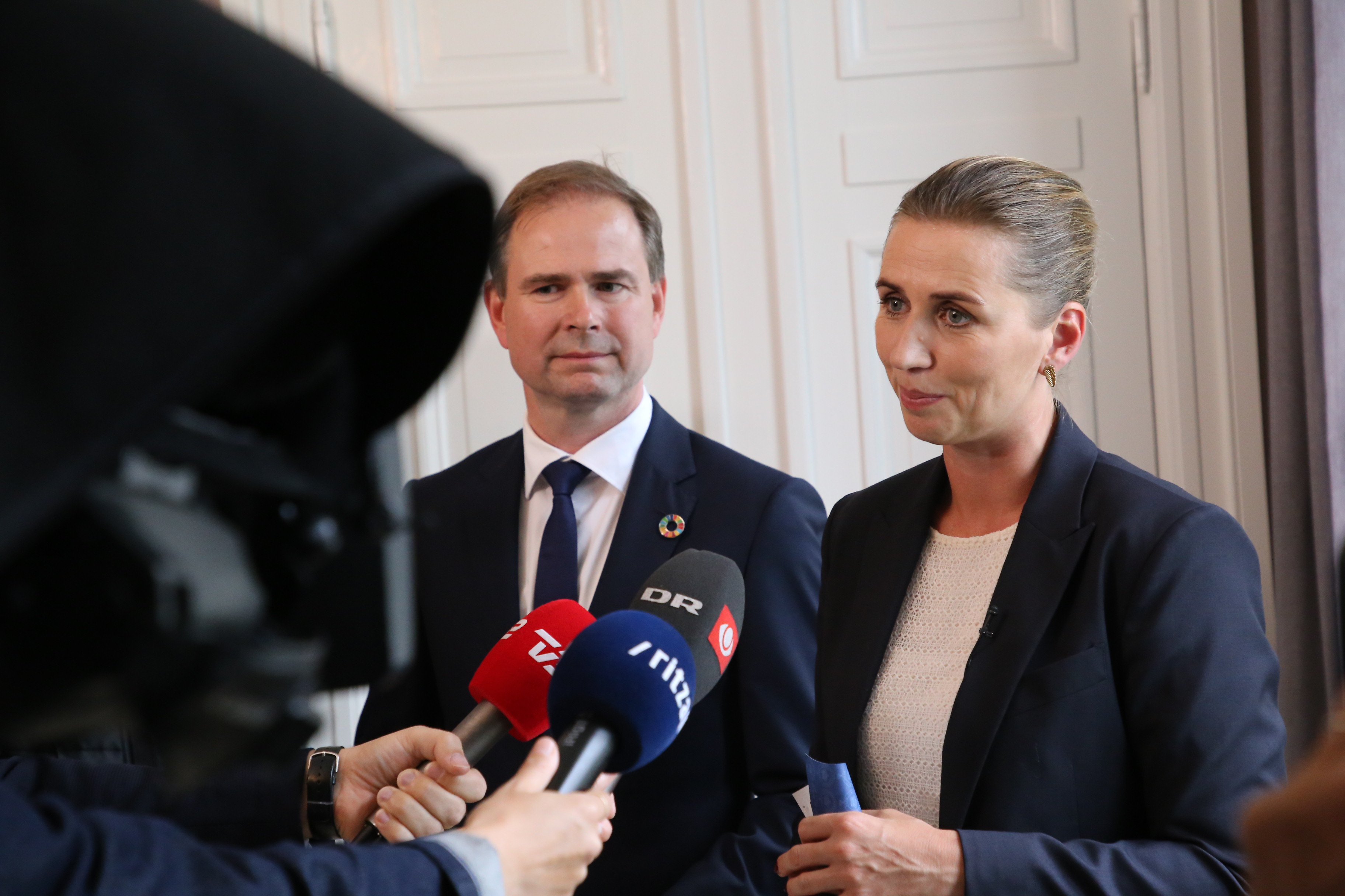 inister Nicolai Wammen statsminister Mette Frederiksen pressemøde doorstep
